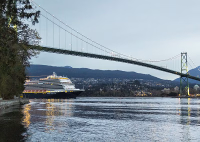 Alaska cruise en treinreis in 2025 vertrekt uit Vancouver Lion's gate bridge - Dock C Cruisepartners