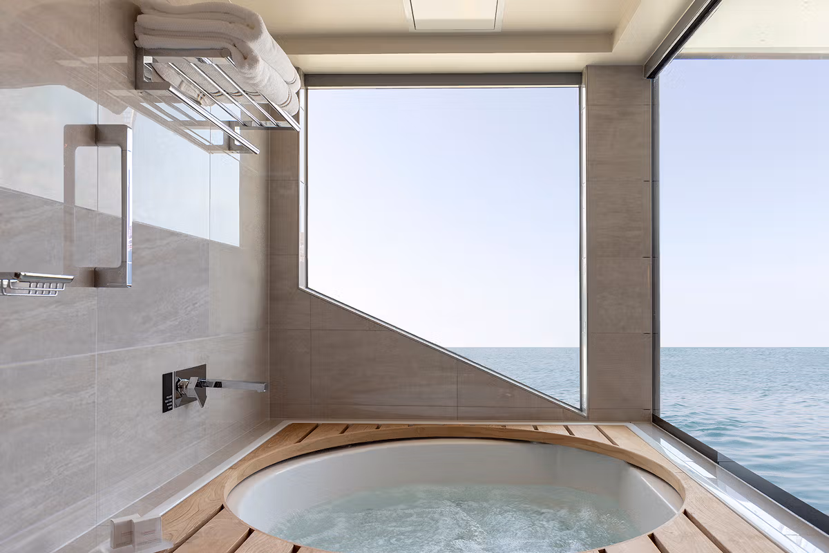 Silver Origin - Silver suite jacuzzi