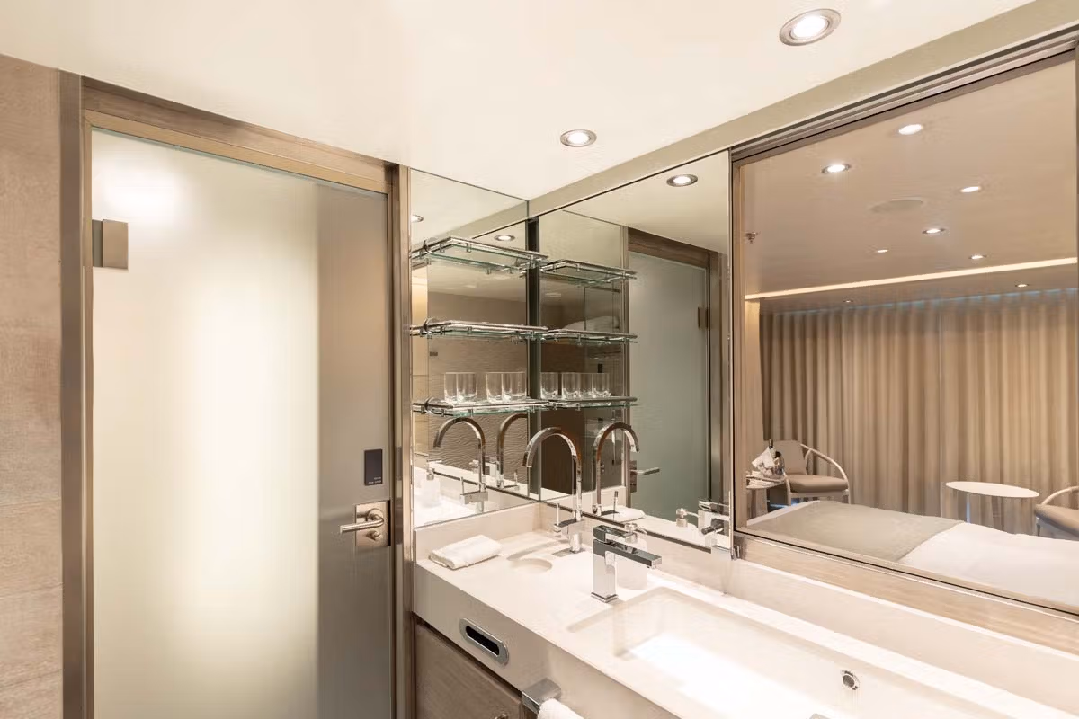 Silver Origin - superior Veranda Suite badkamer